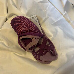 NWT Purple/Striped 2-Pack: Gaiam Grippy Yoga/Barre Socks (Fits Size 5-10)